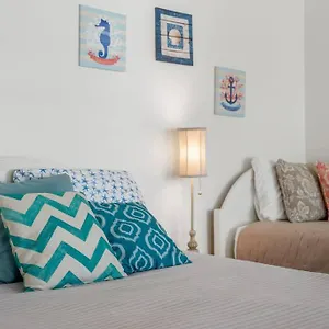 Holiday home New! Steps To White Beaches! Pool & Grill! 2br 2ba, Panama City Beach